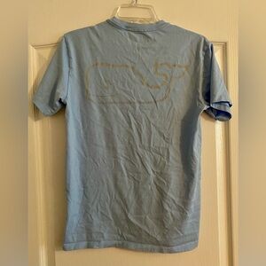 Vineyard Vines Mens Classic Tee- Light Blue, gray whale, XS